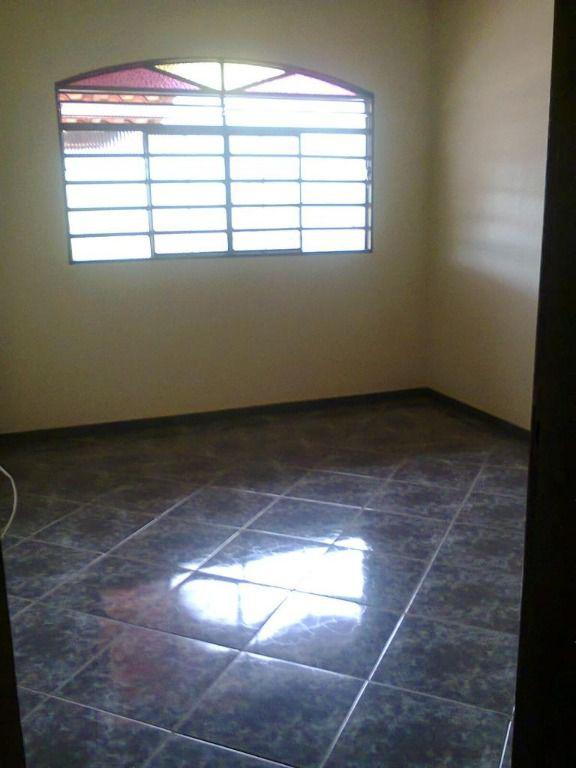 Casa, Pompeu, 3 Quartos, 5 Vagas