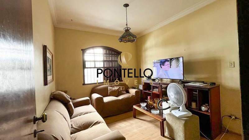 Casa, Cidade Nova, 7 Quartos, 2 Vagas, 1 Suíte