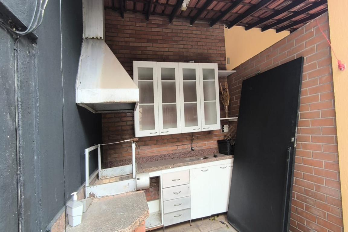 Casa, Cidade Nova, 5 Quartos, 4 Vagas, 2 Suítes
