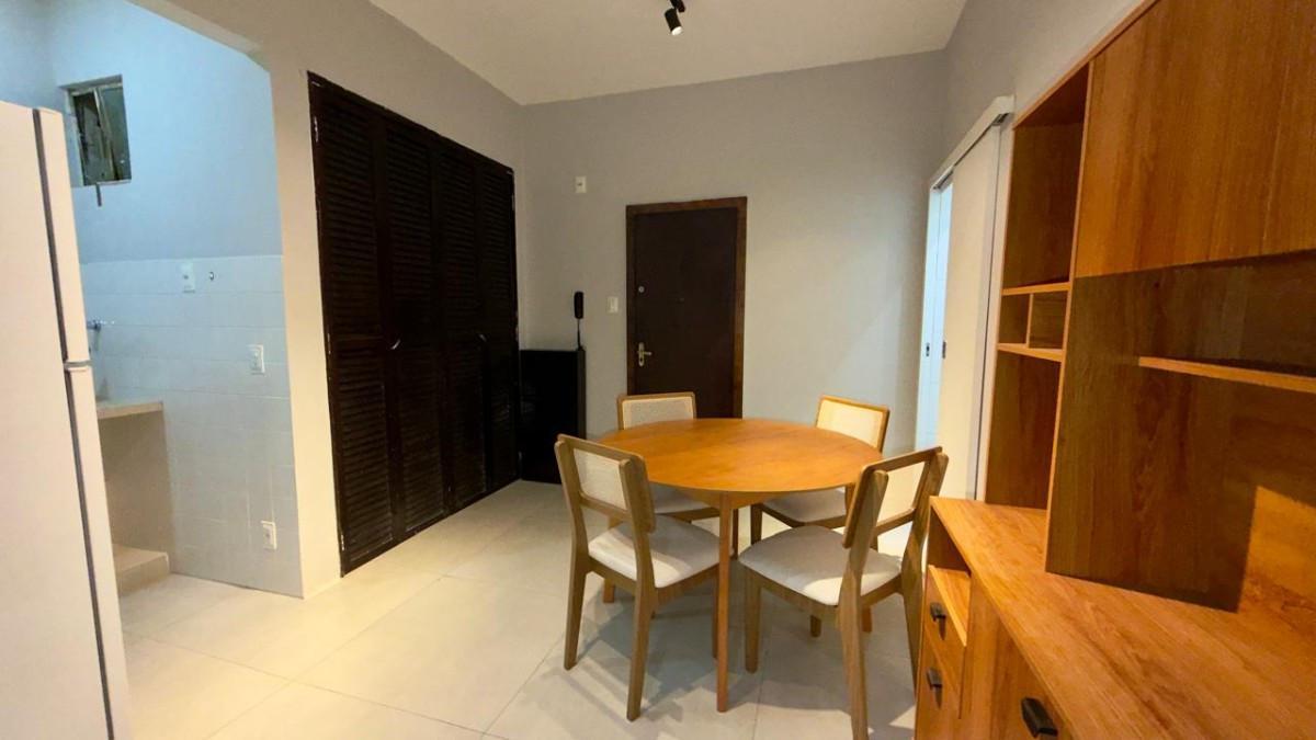 Apartamento, Centro, 2 Quartos, 0 Vaga, 1 Suíte