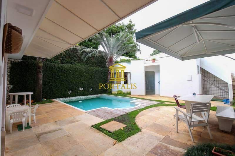 Casa, Serra, 4 Quartos, 5 Vagas, 1 Suíte