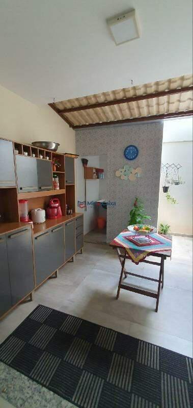 Casa, Quitandinha, 3 Quartos, 1 Vaga, 1 Suíte