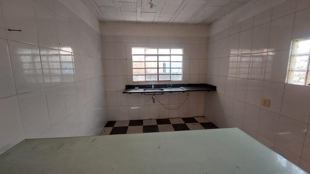 Casa, Jardim Vitória, 2 Quartos, 4 Vagas, 1 Suíte