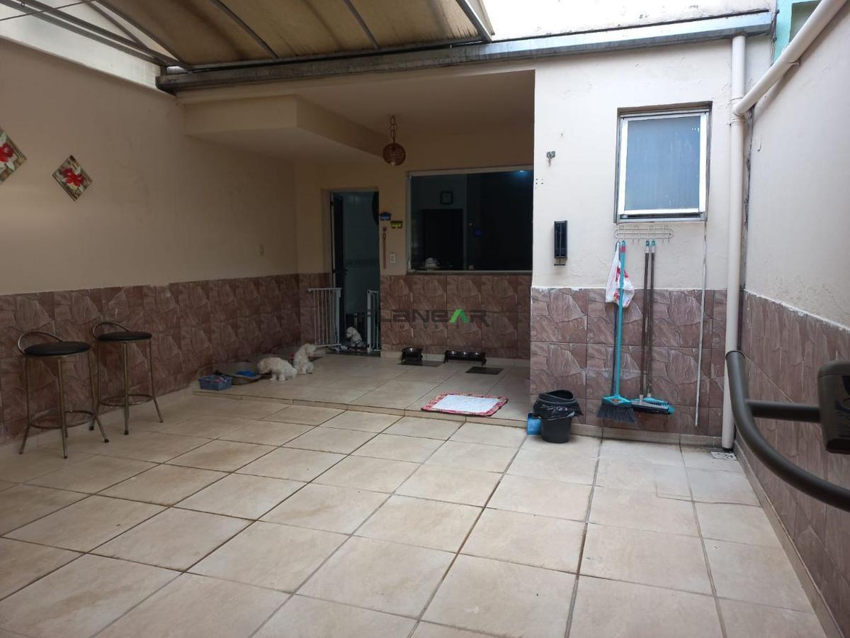 Casa, Santa Cruz Industrial, 3 Quartos, 2 Vagas, 1 Suíte