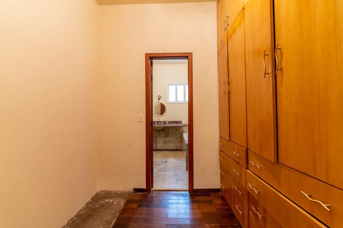 Casa, São Sebastião das Águas Claras, 4 Quartos, 5 Vagas, 3 Suítes