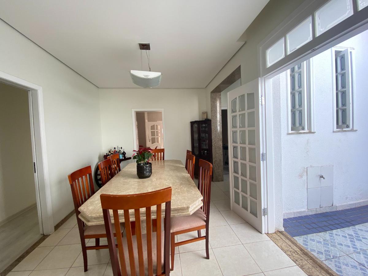 Casa, Colégio Batista, 4 Quartos, 1 Vaga, 1 Suíte