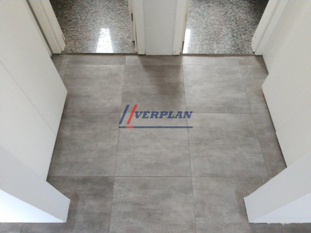 Prédio, Funcionários, 3 Vagas