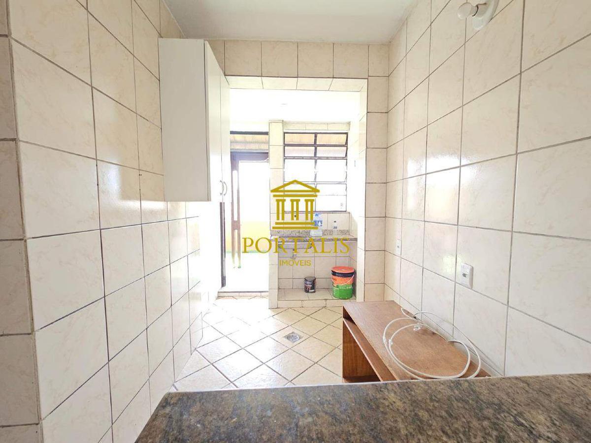 Apartamento, Floresta, 2 Quartos, 0 Vaga