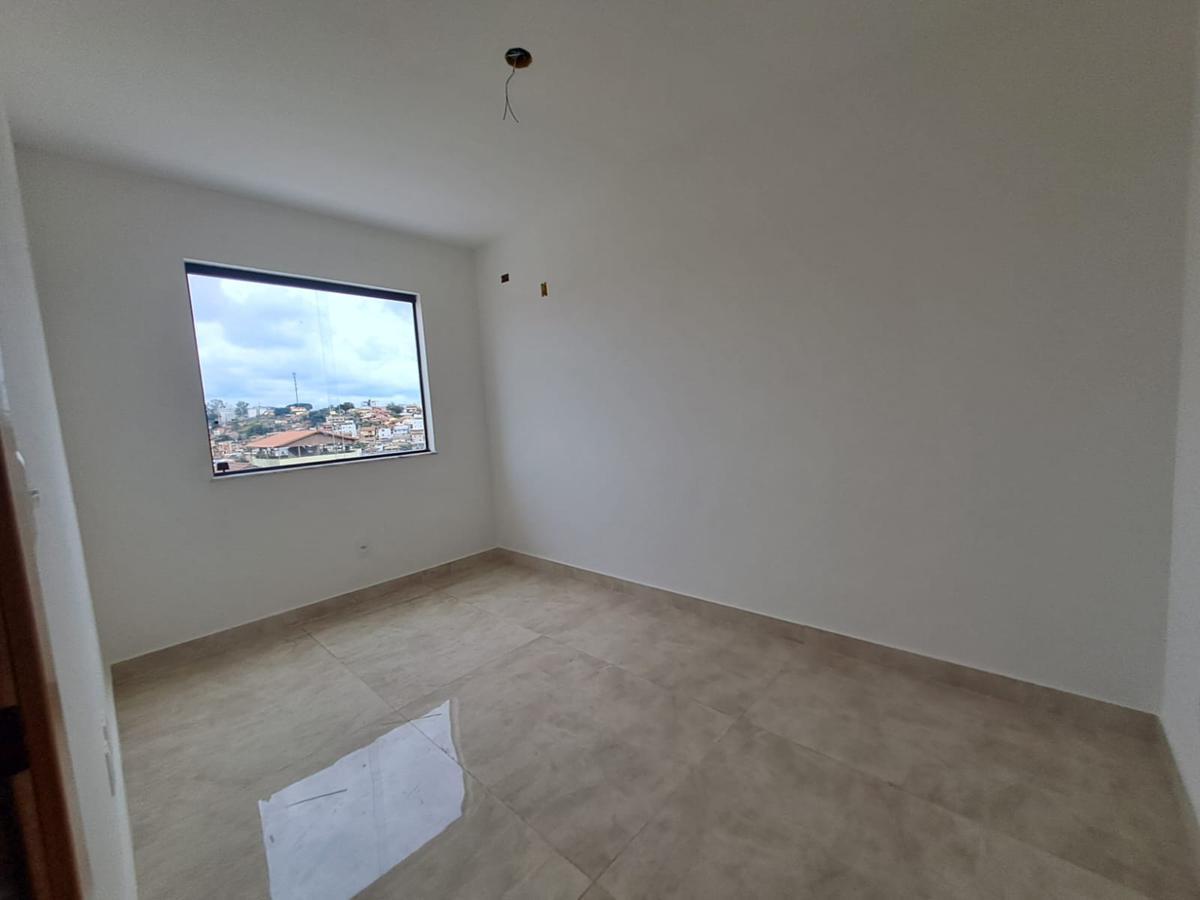 Casa, Santa Branca, 3 Quartos, 4 Vagas, 1 Suíte