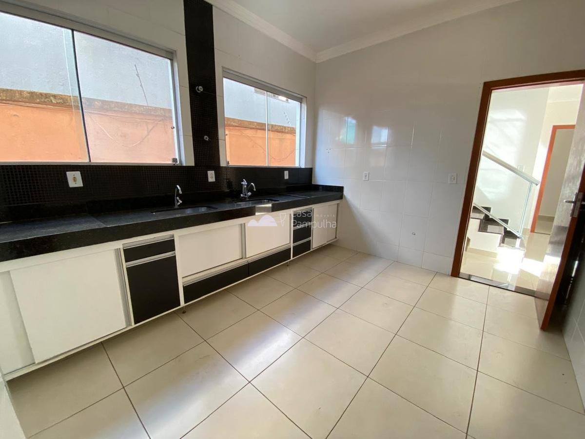 Casa, Trevo, 5 Quartos, 4 Vagas, 3 Suítes