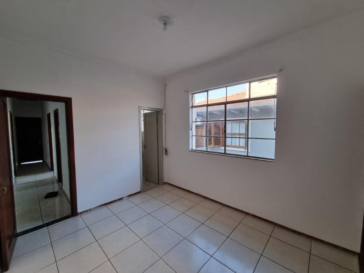Casa, Lagoinha, 6 Quartos, 0 Vaga, 2 Suítes