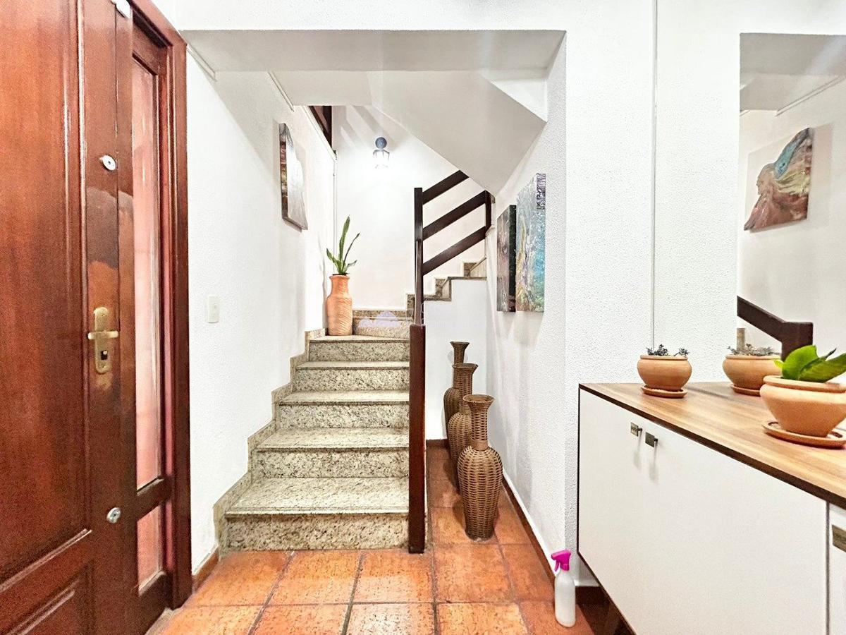 Casa, Paquetá, 4 Quartos, 2 Vagas, 1 Suíte