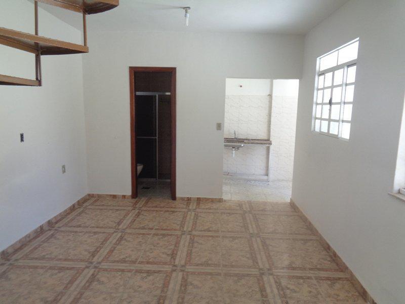 Casa, Cachoeirinha, 1 Quarto, 0 Vaga