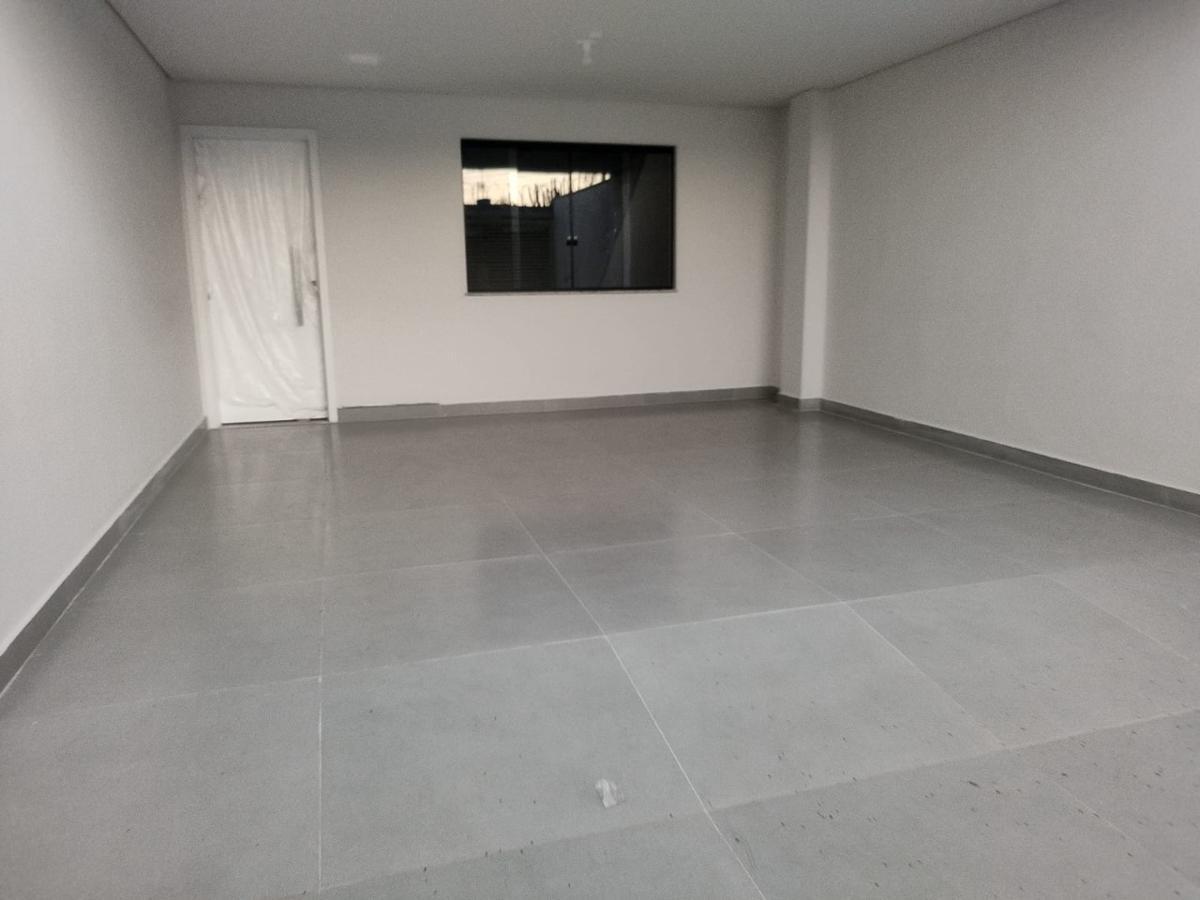 Casa, Floramar, 3 Quartos, 2 Vagas, 1 Suíte