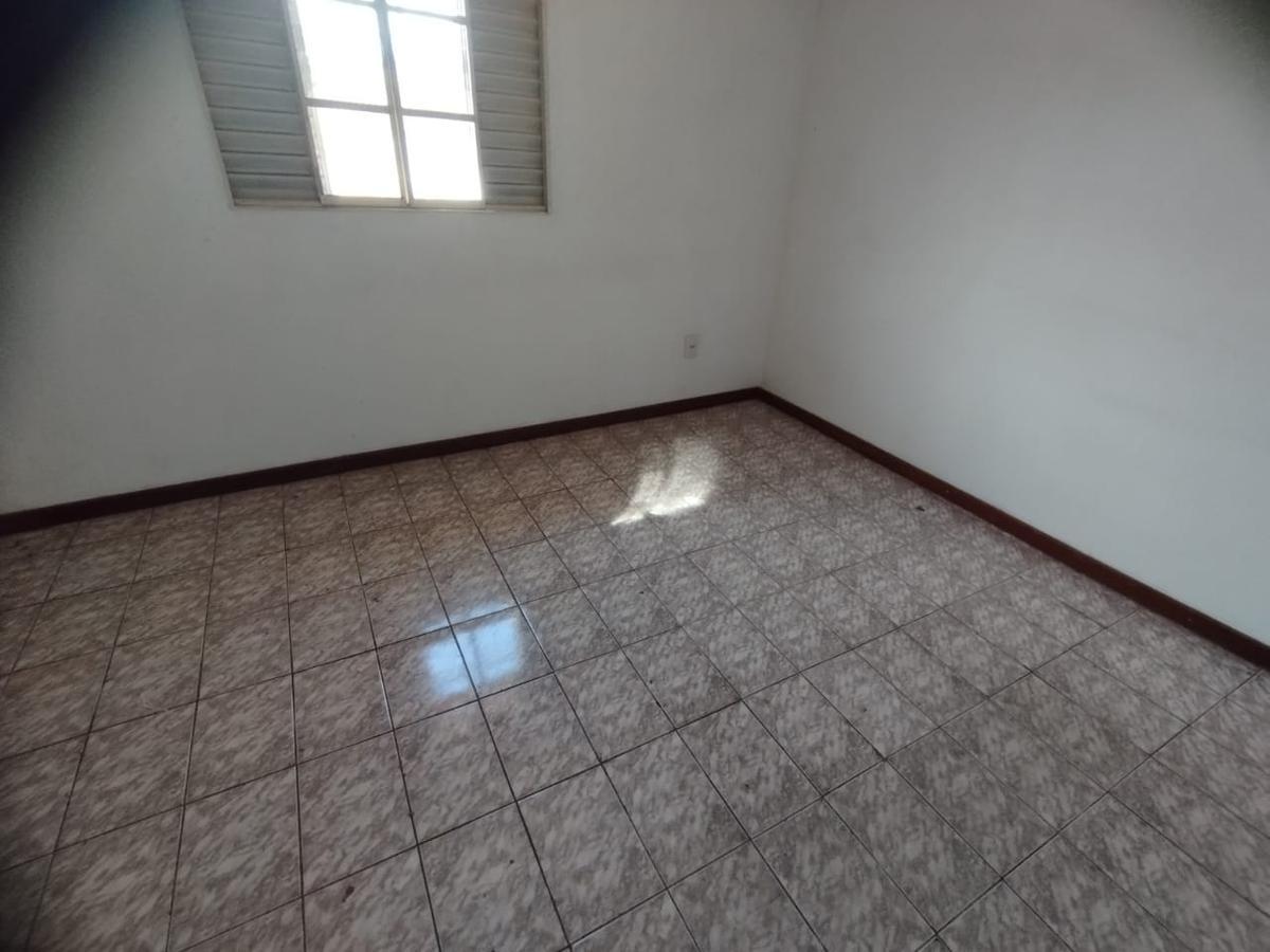 Casa, Santa Cruz, 6 Quartos, 3 Vagas, 1 Suíte