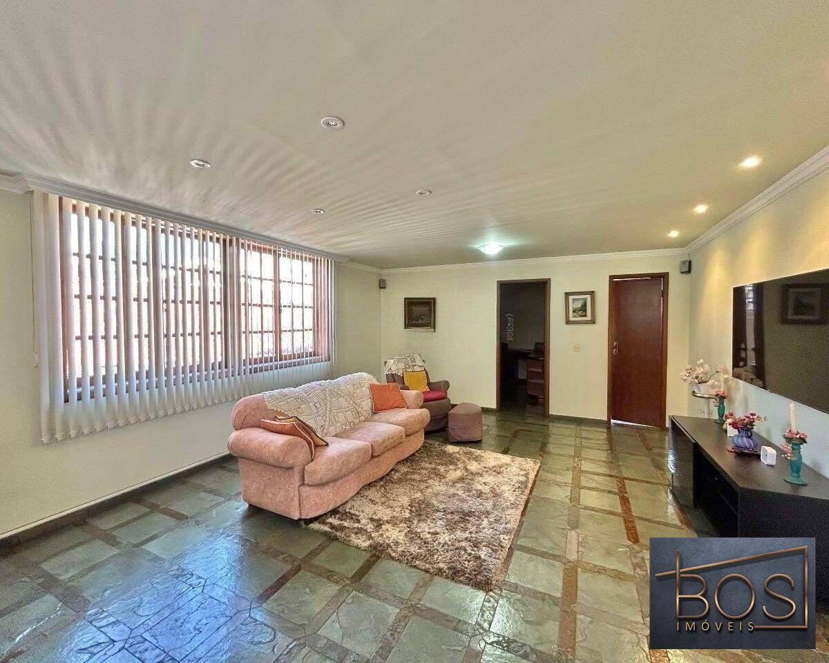 Casa, Luxemburgo, 5 Quartos, 4 Vagas, 2 Suítes