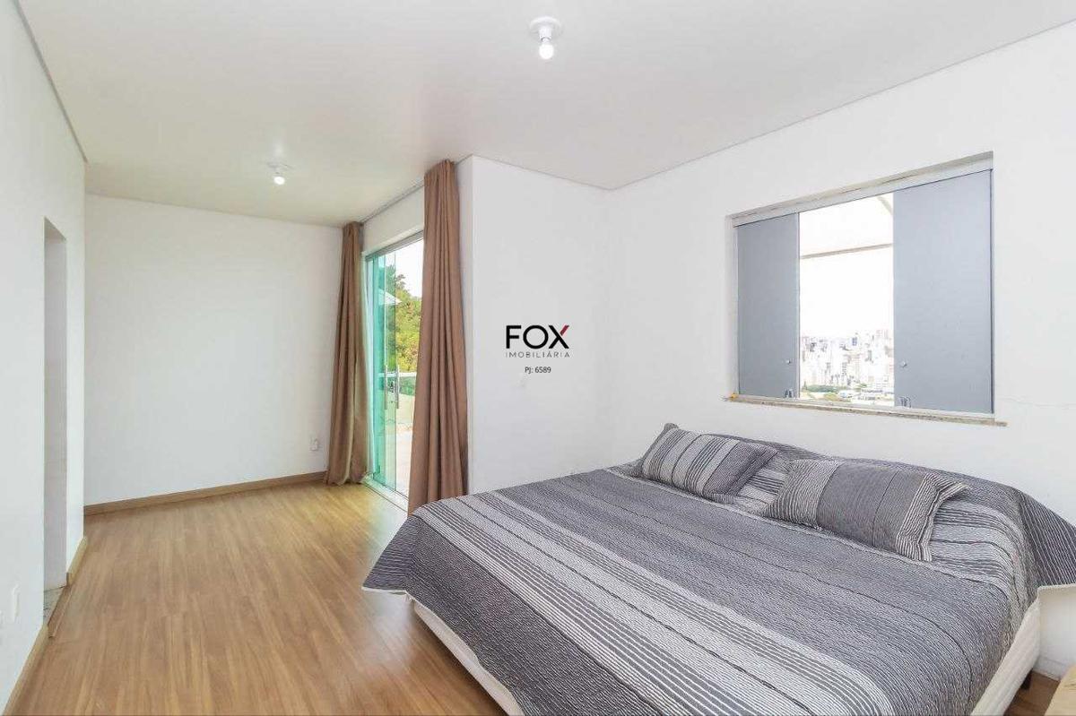 Casa, Estoril, 4 Quartos, 3 Vagas, 4 Suítes
