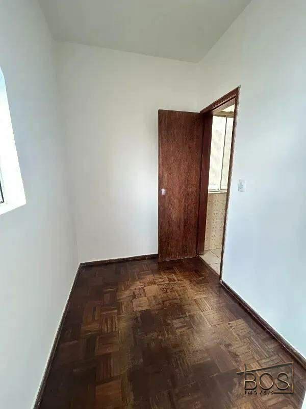 Apartamento, Sagrada Família, 2 Quartos, 0 Vaga