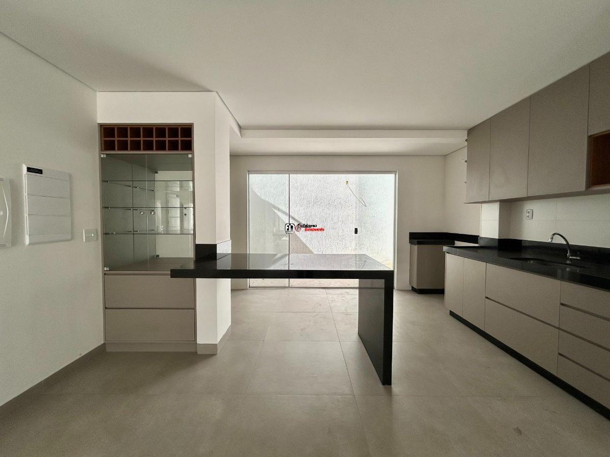 Apartamento, Castelo, 4 Quartos, 2 Vagas, 1 Suíte