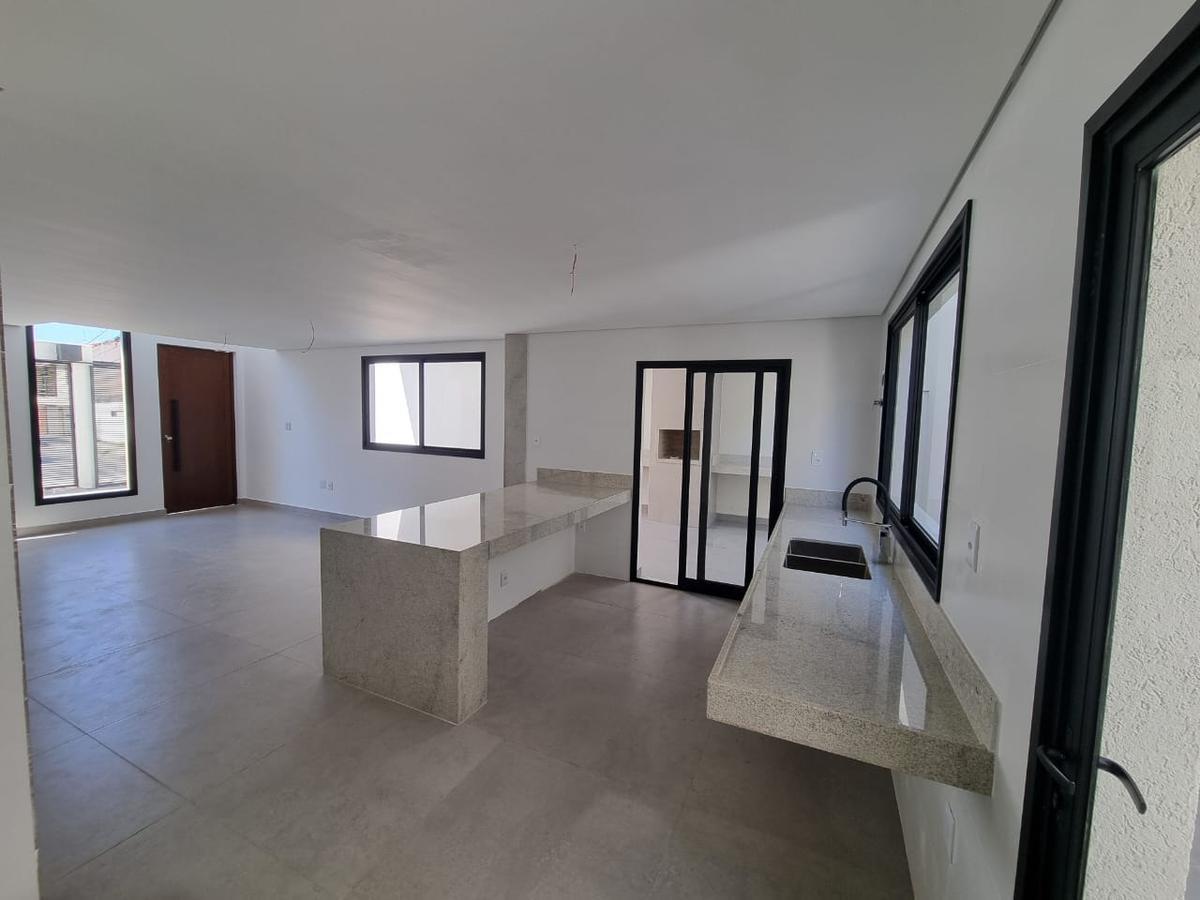 Casa, Planalto, 3 Quartos, 2 Vagas, 1 Suíte