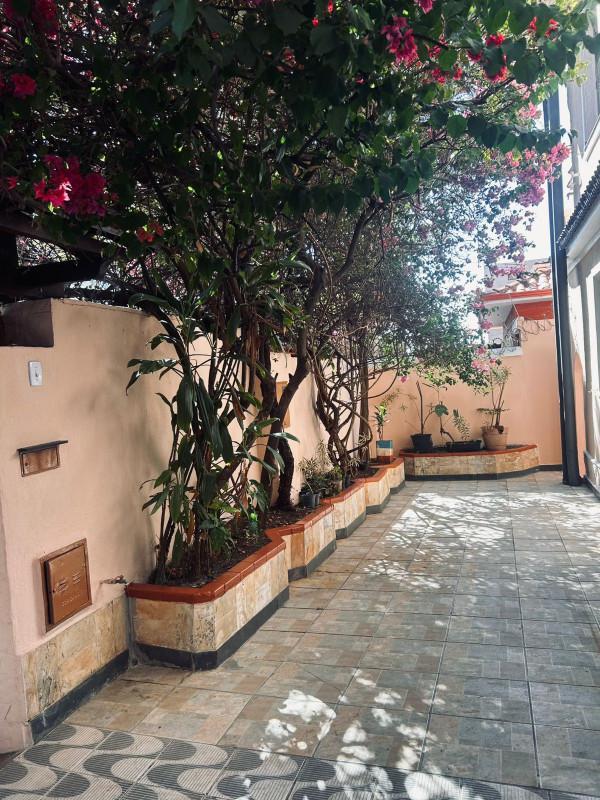 Casa Comercial, Colégio Batista, 4 Quartos, 3 Vagas, 2 Suítes