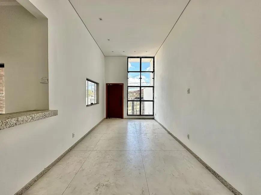 Casa, Conjunto Minascaixa, 3 Quartos, 2 Vagas, 1 Suíte
