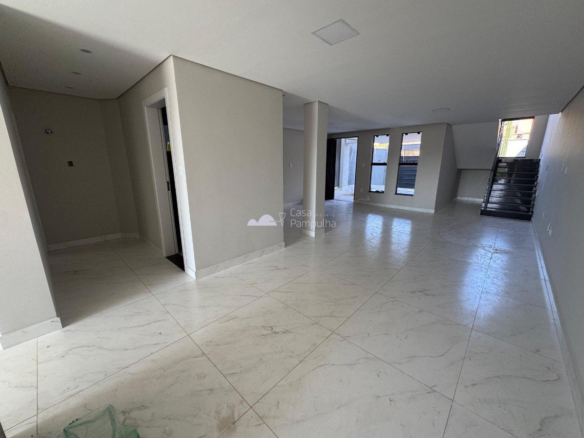 Casa, Trevo, 4 Quartos, 4 Vagas, 1 Suíte