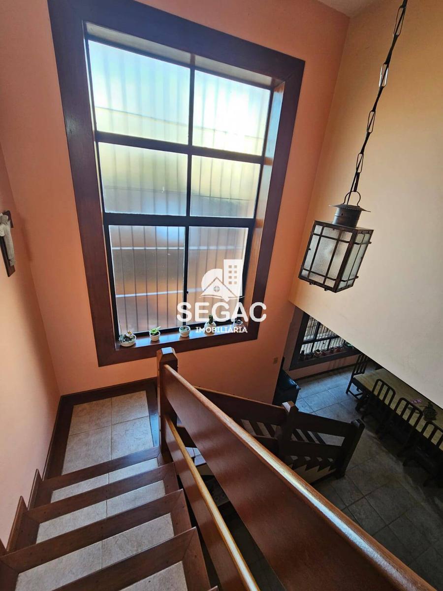 Casa, Nova Suíssa, 3 Quartos, 5 Vagas, 1 Suíte