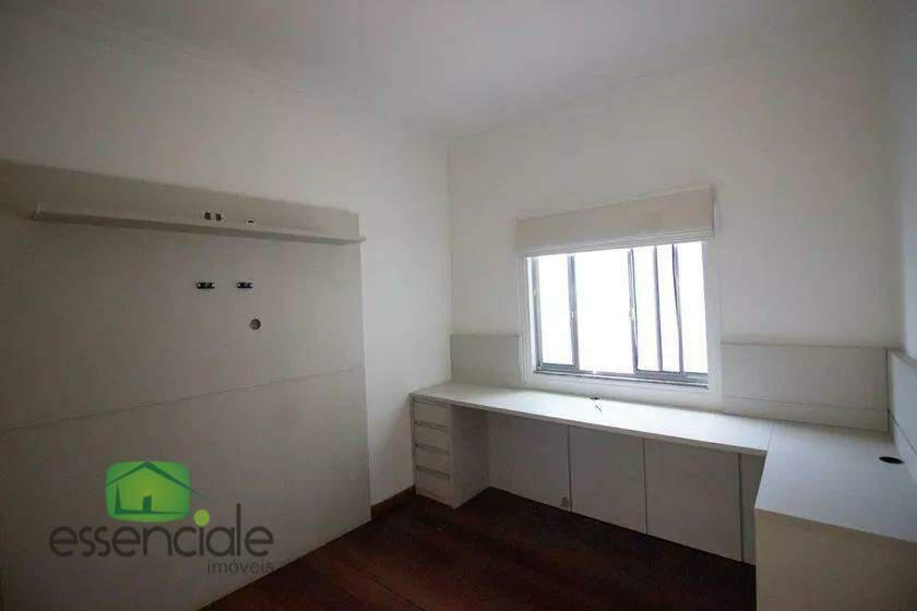 Casa, Europa, 3 Quartos, 6 Vagas, 1 Suíte