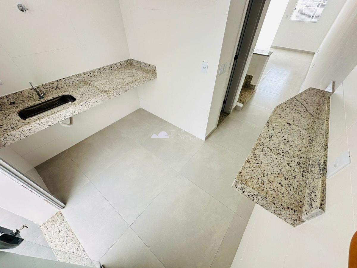 Casa, Jardim Leblon, 2 Quartos, 2 Vagas