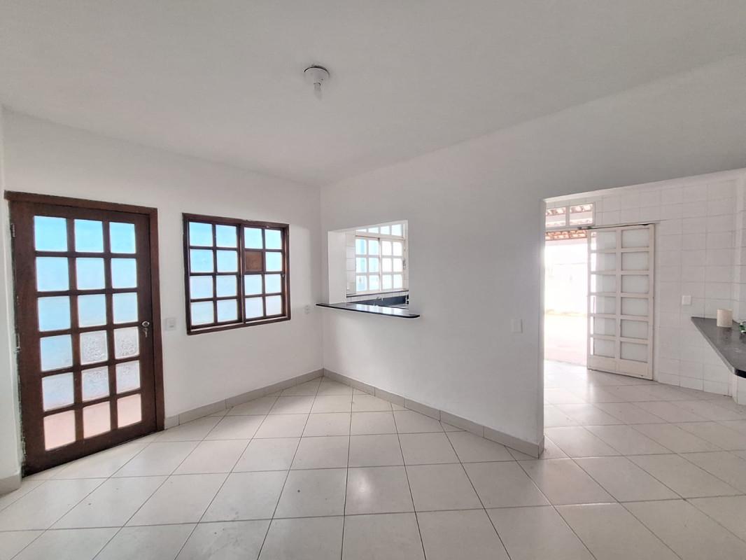 Casa, Santa Cruz, 5 Quartos, 1 Vaga, 1 Suíte
