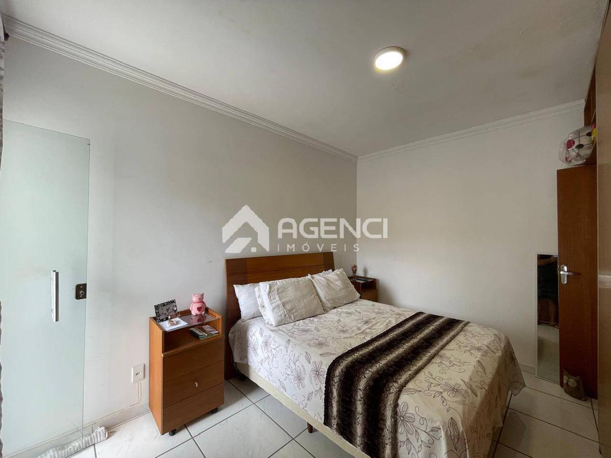 Casa, Parque Xangri-lá, 2 Quartos, 0 Vaga, 2 Suítes