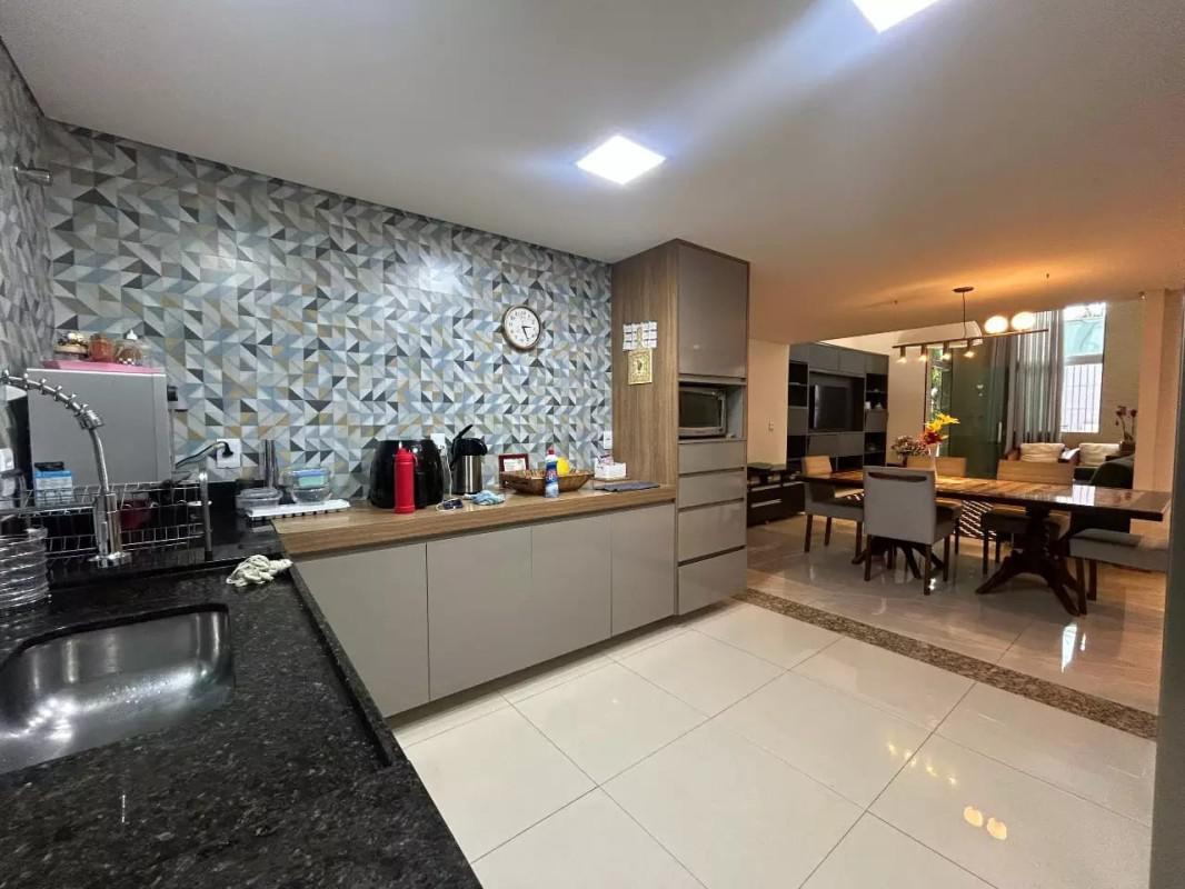 Casa, Teixeira Dias, 3 Quartos, 5 Vagas, 1 Suíte