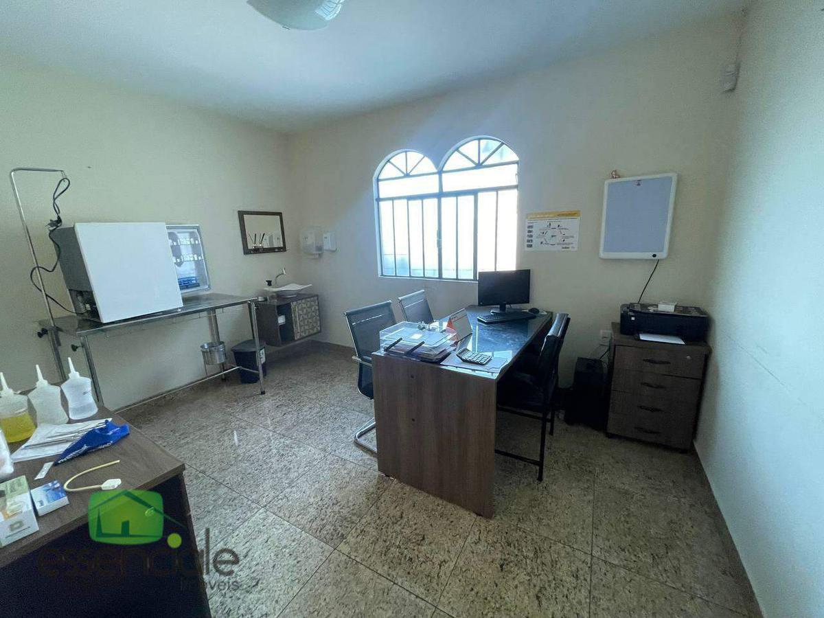 Casa Comercial, Eldorado, 4 Quartos, 5 Vagas
