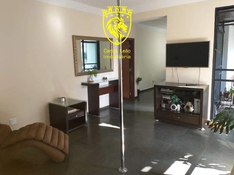 Casa, São José, 3 Quartos, 4 Vagas, 2 Suítes