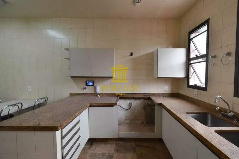 Apartamento, Funcionários, 4 Quartos, 3 Vagas, 2 Suítes