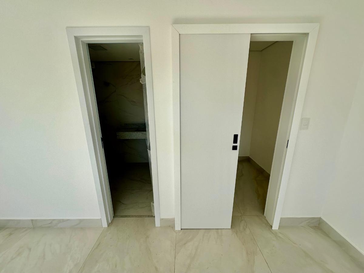 Casa, Planalto, 3 Quartos, 2 Vagas, 1 Suíte