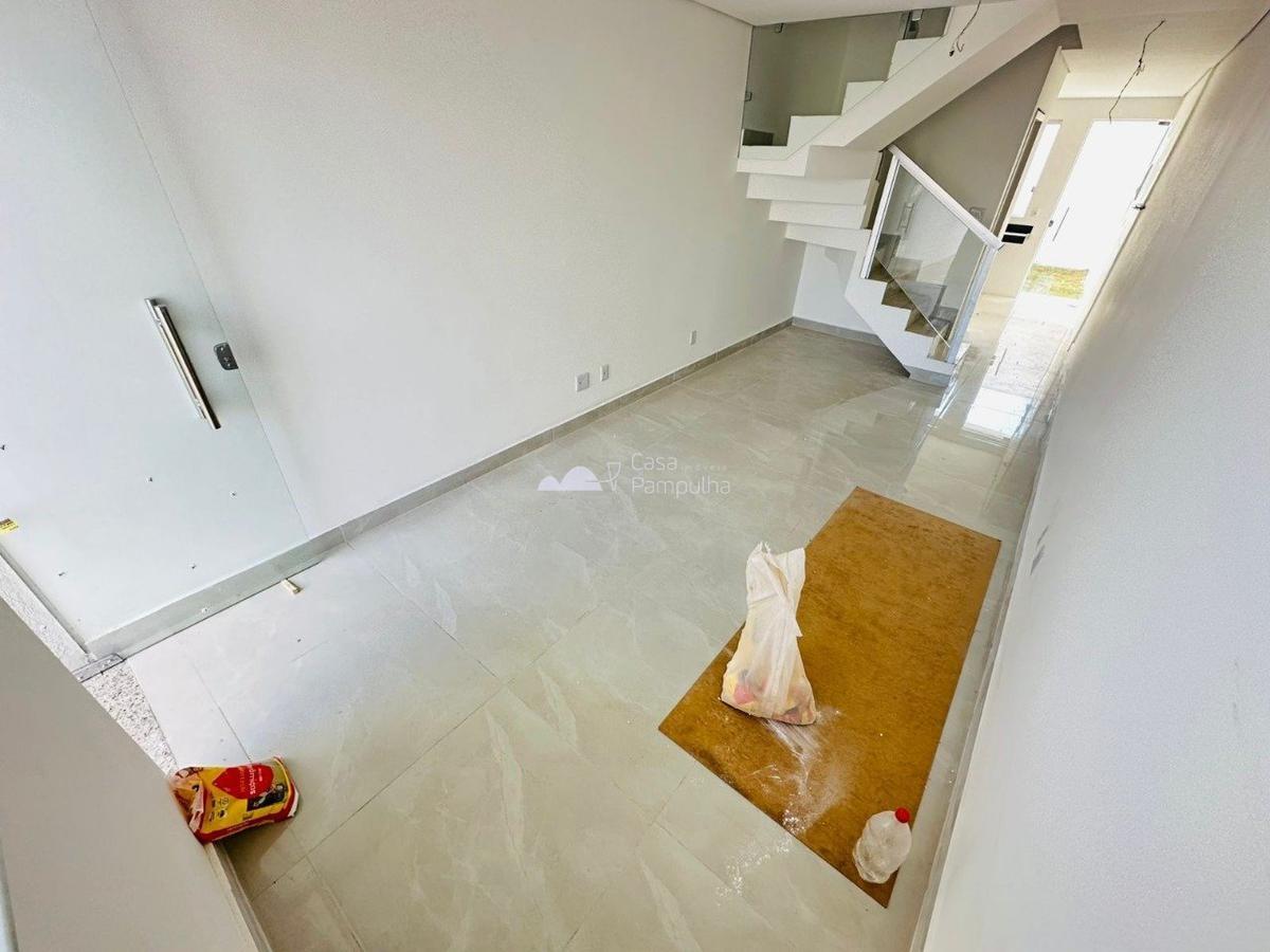 Casa, Floramar, 2 Quartos, 1 Vaga, 2 Suítes