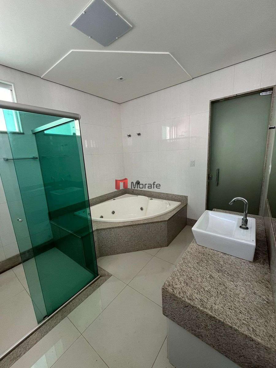 Casa, Castelo, 4 Quartos, 8 Vagas, 4 Suítes