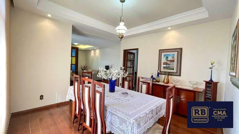 Casa, Luxemburgo, 5 Quartos, 4 Vagas, 2 Suítes