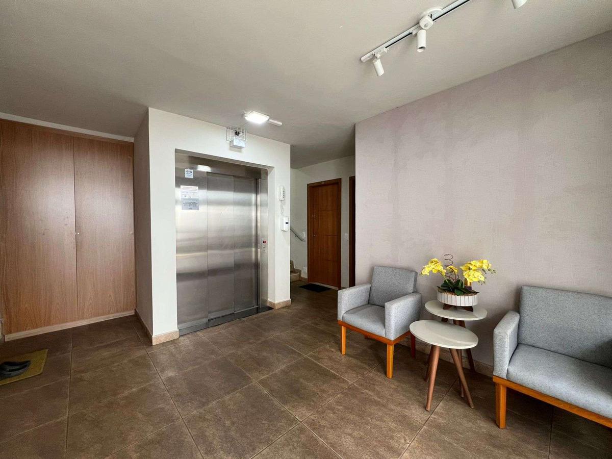 Apartamento, Sagrada Família, 2 Quartos, 1 Vaga