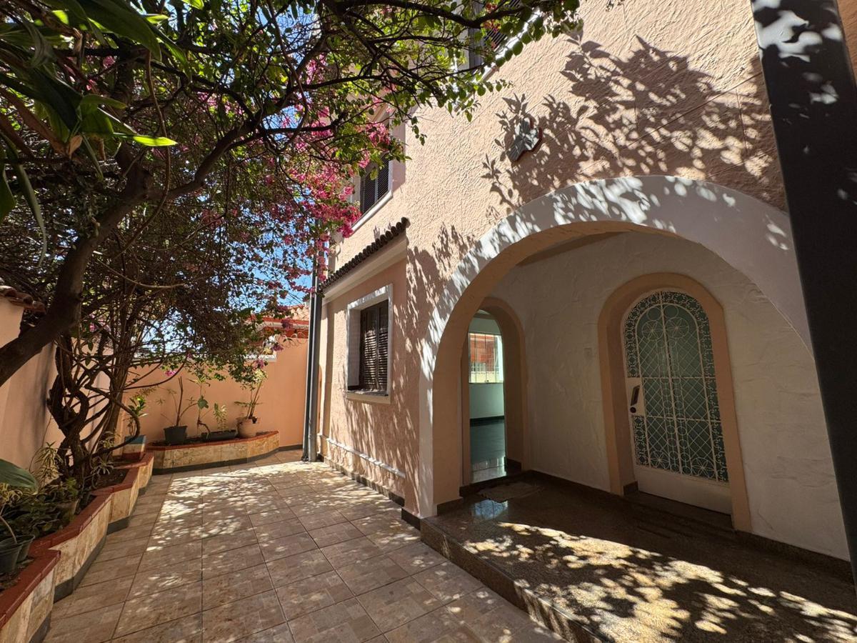 Casa, Colégio Batista, 4 Quartos, 4 Vagas, 2 Suítes