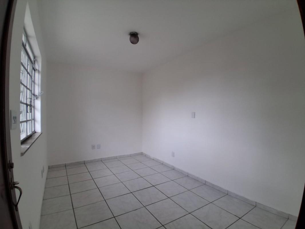 Casa, Cachoeirinha, 3 Quartos, 4 Vagas, 1 Suíte