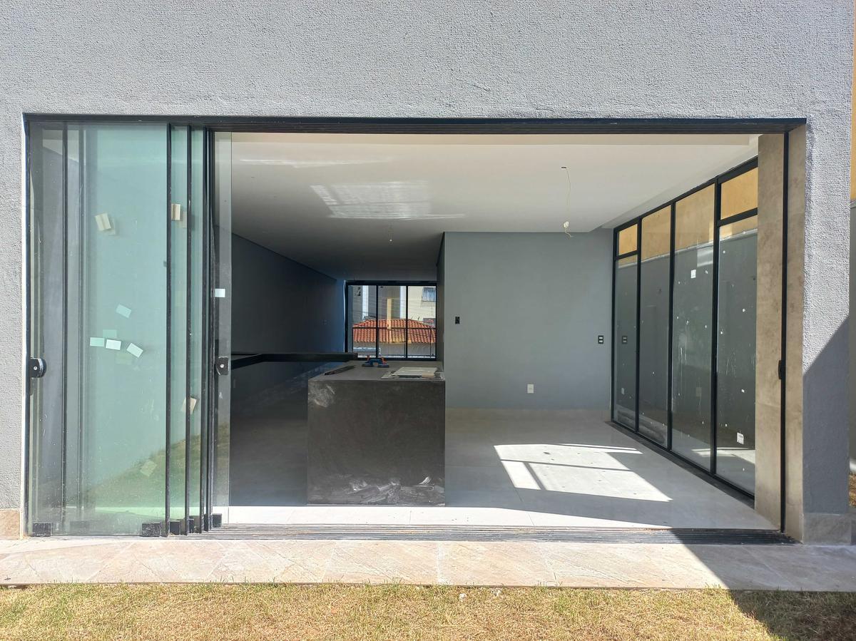 Casa, Fernão Dias, 4 Quartos, 6 Vagas, 1 Suíte