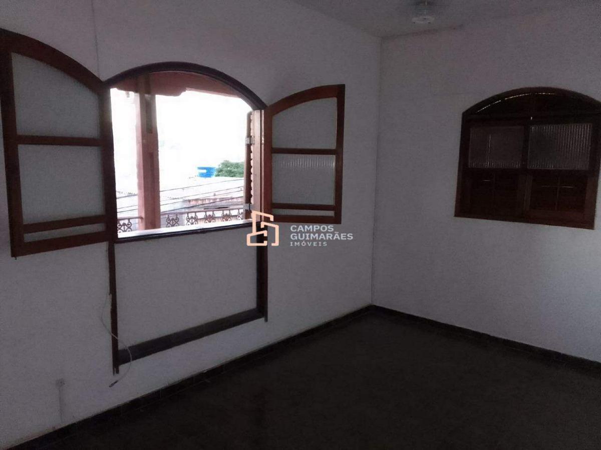 Casa, Industrial, 4 Quartos, 2 Vagas, 1 Suíte