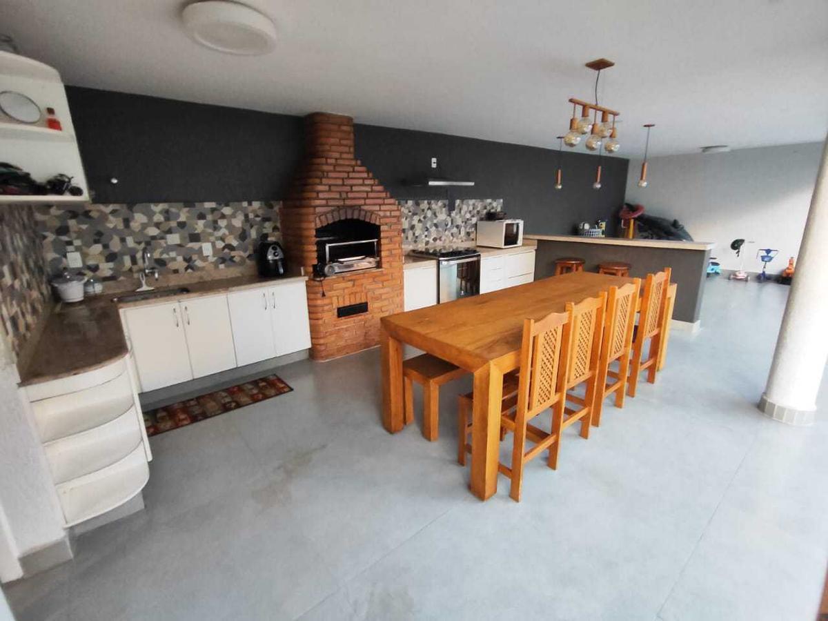 Casa, Castelo, 4 Quartos, 4 Vagas, 1 Suíte