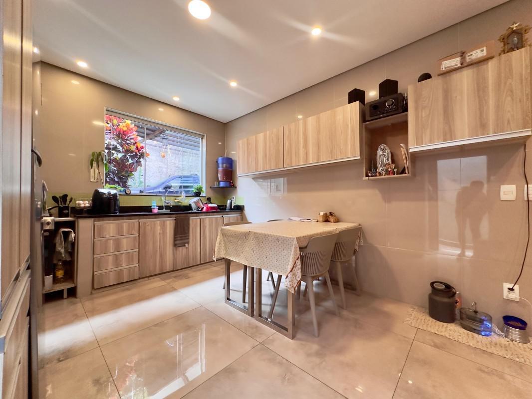 Casa, Novo Glória, 3 Quartos, 3 Vagas, 1 Suíte