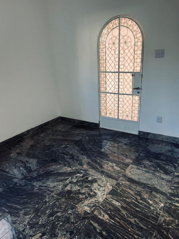 Casa Comercial, Colégio Batista, 4 Quartos, 3 Vagas, 2 Suítes