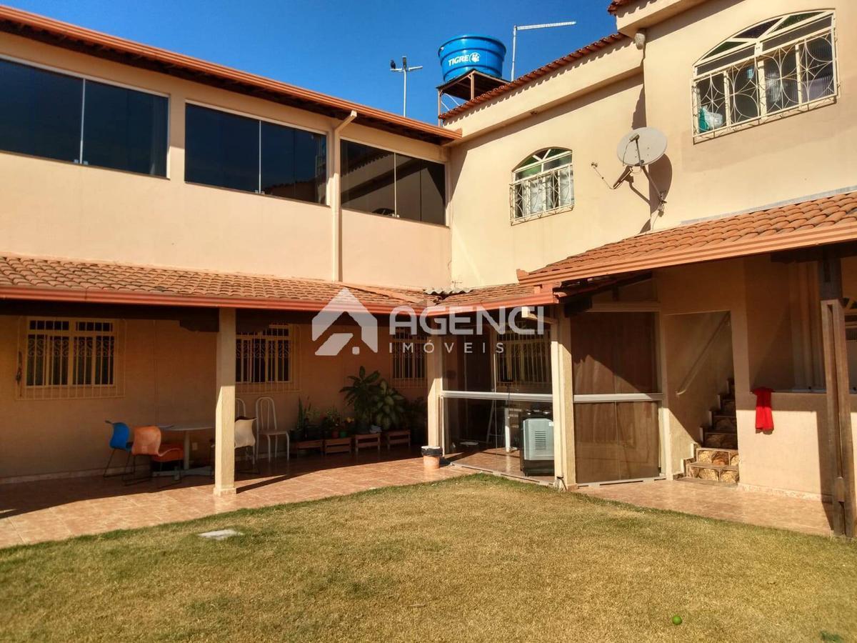 Casa, São Caetano, 4 Quartos, 0 Vaga, 0 Suíte