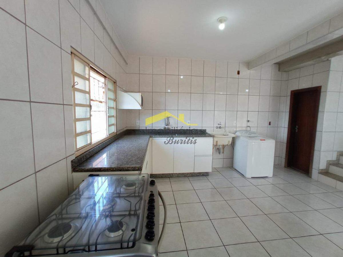 Casa, Milionários, 4 Quartos, 4 Vagas, 1 Suíte